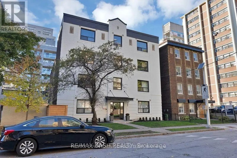 #5 50 Raglan Avenue, Toronto (Humewood-Cedarvale), Ontario, M6C2L1, Toronto (Humewood-Cedarvale), Ontario — photo 1 of 5