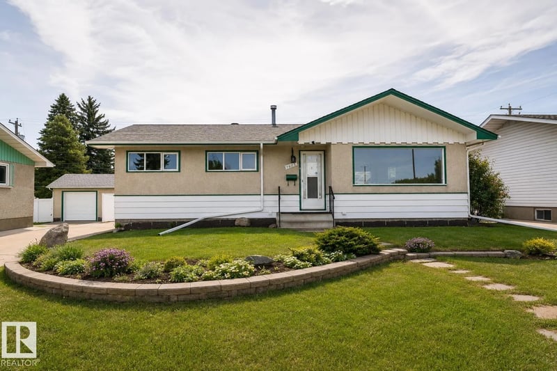 16029 95 AV NW, Edmonton, Alberta, T5P0A8, Edmonton, Alberta — photo 1 of 5