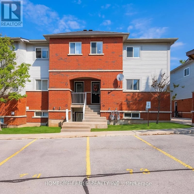 #13 235 Ferndale Drive South, Barrie (Ardagh), Ontario, L4N0T6, Barrie (Ardagh), Ontario — photo 1 of 5