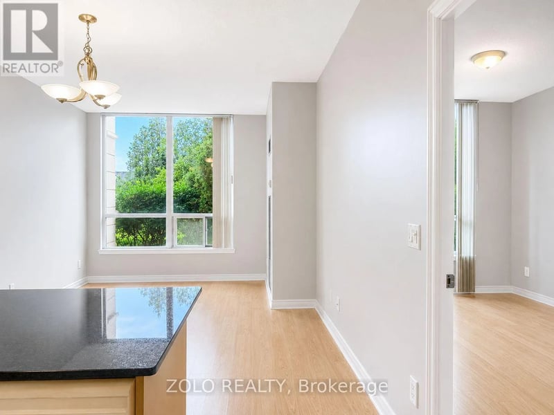 #103 15 North Park Road, Vaughan (Beverley Glen), Ontario, L4J0A1, Vaughan (Beverley Glen), Ontario — photo 1 of 5