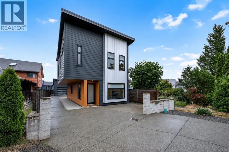 3341 Skinner Road, Duncan, British Columbia, V9L4V4, Duncan, British Columbia — photo 1 of 5