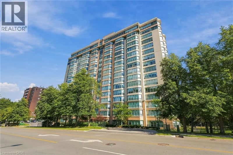#403 100 MILLSIDE Drive, Milton, Ontario, L9T5E2, Milton, Ontario — photo 1 of 5