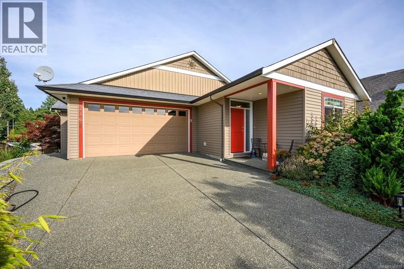 2462 Canuck Place, Comox, British Columbia, V9M0A9, Comox, British Columbia — photo 1 of 5