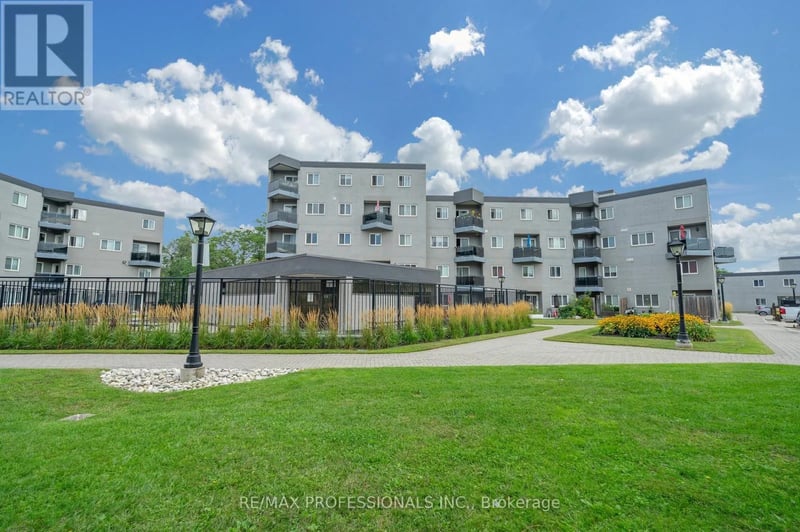 #116 2001 Bonnymede Drive, Mississauga (Clarkson), Ontario, L5J4H8, Mississauga (Clarkson), Ontario — photo 1 of 5
