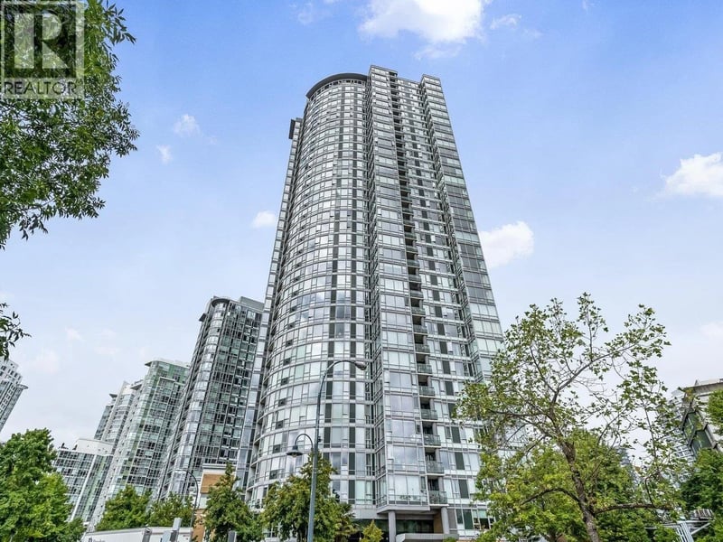 #2105 1033 MARINASIDE Crescent, Vancouver, British Columbia, V6Z3A3, Vancouver, British Columbia — photo 1 of 5