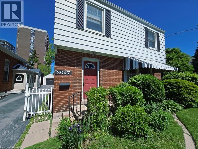 2047 JAMES Street, Burlington, Ontario, L7R1H4, Burlington, Ontario — photo 1 of 5
