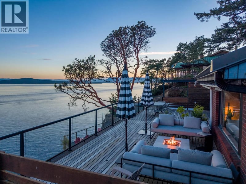 7918 SWANSON VIEW Drive, Pender Island, British Columbia, V0N2M2, Pender Island, British Columbia — photo 1 of 5