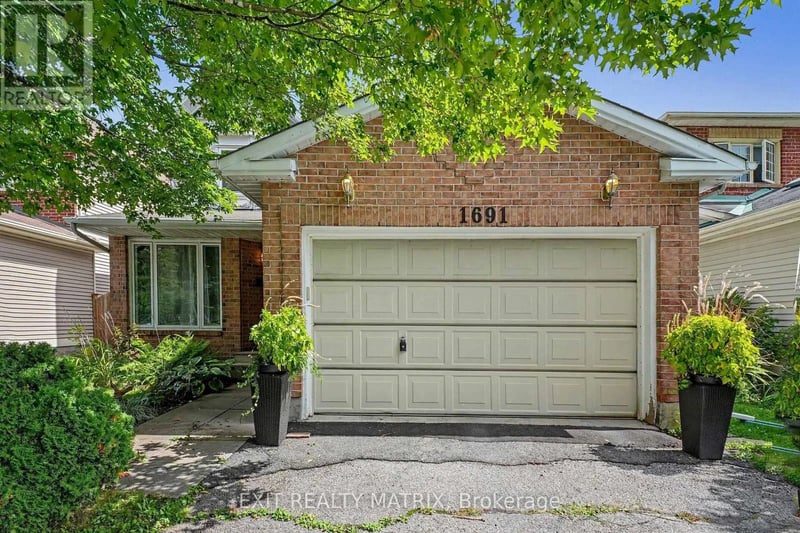 1691 Hunters Run Drive, Ottawa, Ontario, K1C6X3, Ottawa, Ontario — photo 1 of 5