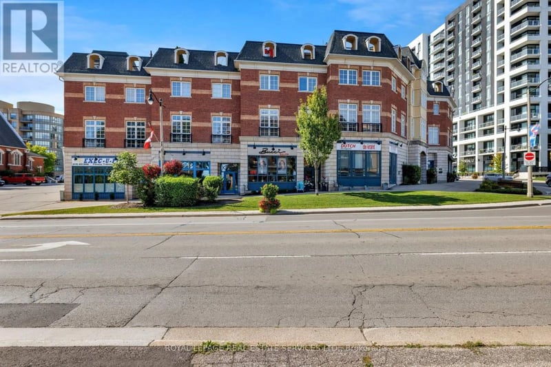#7 120 Bronte Road, Oakville (BR Bronte), Ontario, L6L3C1, Oakville (BR Bronte), Ontario — photo 1 of 5
