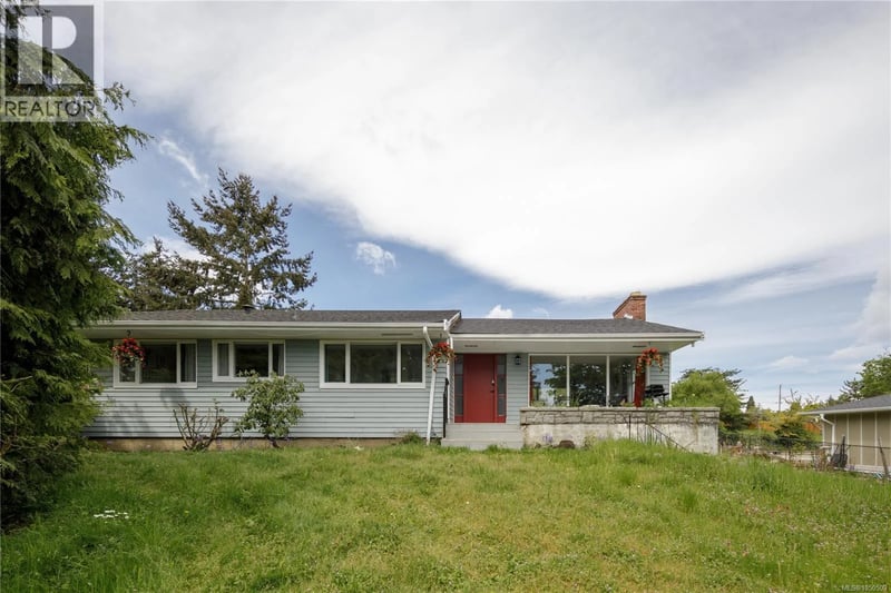 2555 Departure Bay Road, Nanaimo, British Columbia, V9S3W2, Nanaimo, British Columbia — photo 1 of 5