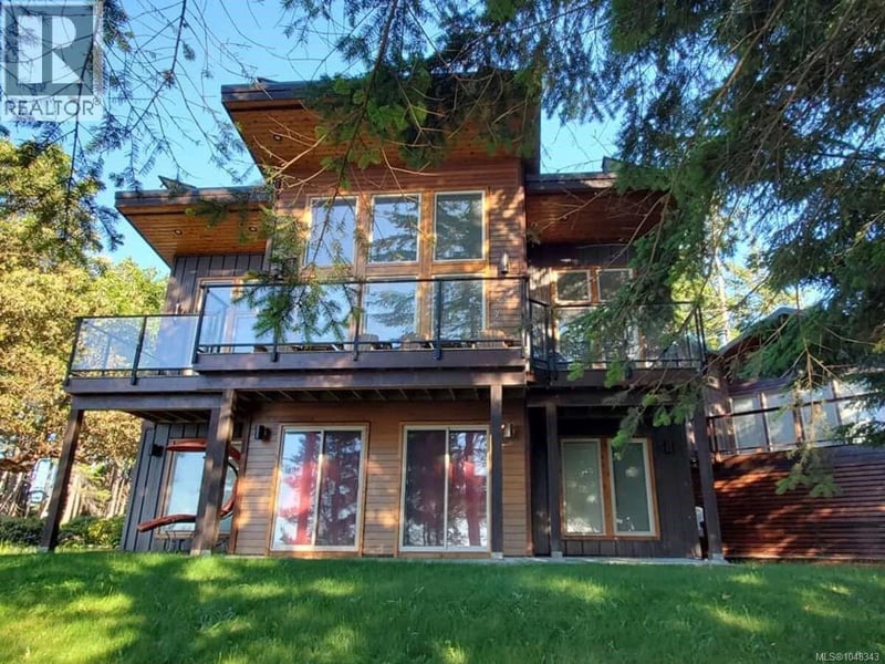 733 Berry Point Road, Gabriola Island, British Columbia, V0R1X1, Gabriola Island, British Columbia — photo 1 of 5
