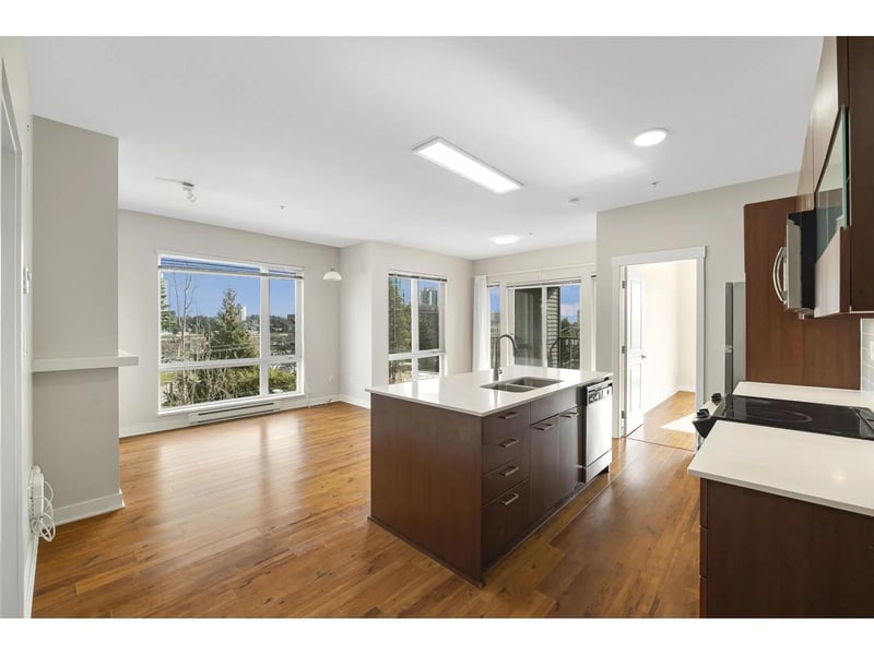 #404 13339 102A Avenue, Surrey, British Columbia, V3T0C5, Surrey, British Columbia — photo 1 of 5
