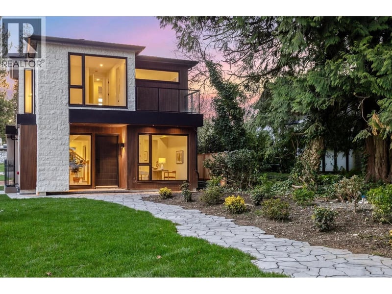 1921 TATLOW Avenue, North Vancouver, British Columbia, V7P3A2, North Vancouver, British Columbia — photo 1 of 5