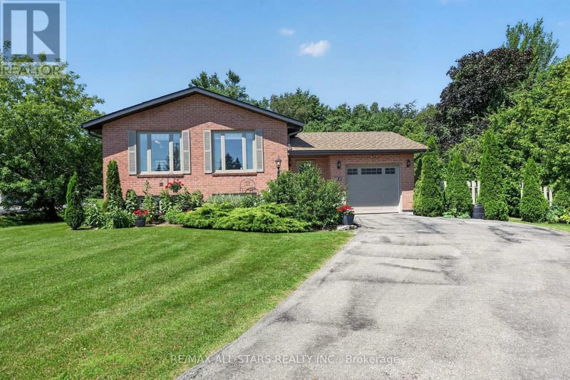 6 Golf Court, Kawartha Lakes (Carden), Ontario, K0M2T0, Kawartha Lakes (Carden), Ontario — photo 1 of 5