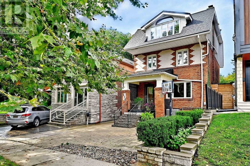 214 Briar Hill Avenue, Toronto (Lawrence Park South), Ontario, M4R1J2, Toronto (Lawrence Park South), Ontario — photo 1 of 5