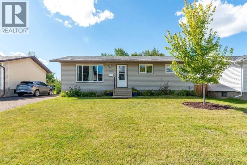 3408 52 Avenue, Lloydminster, Alberta, T9V1H6, Lloydminster, Alberta — photo 1 of 5