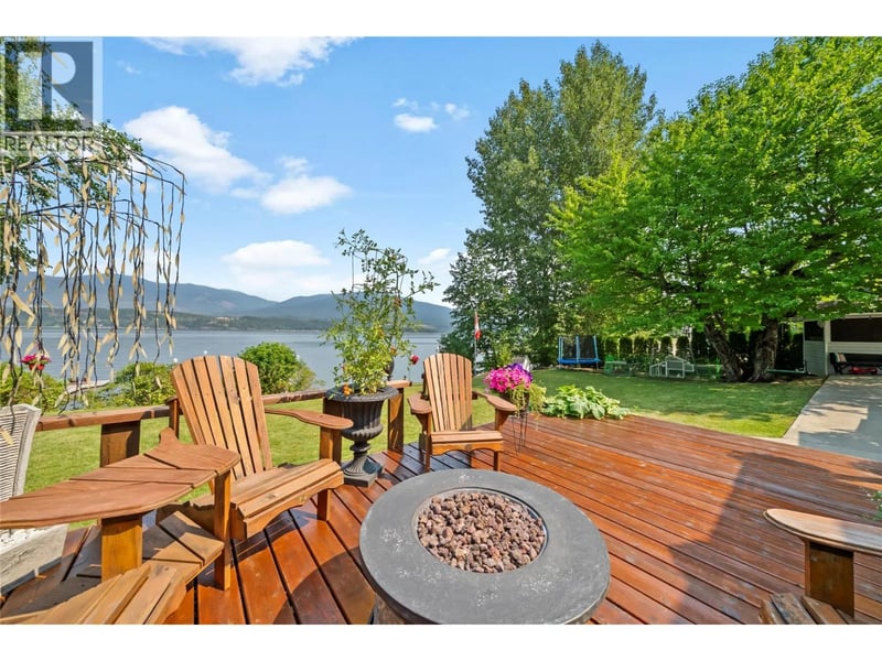 3565 Eagle Bay Road, Eagle Bay, British Columbia, V0E1T0, Eagle Bay, British Columbia — photo 1 of 5