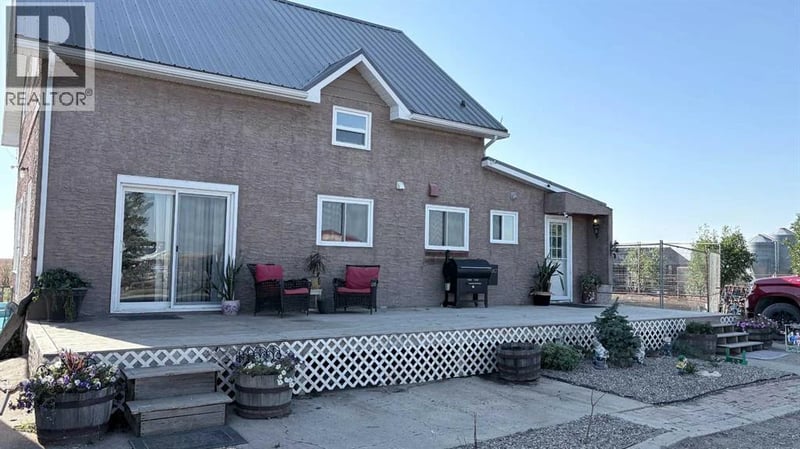 115058 RR 94 North, Bow Island, Alberta, T0K0G0, Bow Island, Alberta — photo 1 of 5