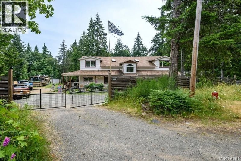 2524 MacAulay Road, Black Creek, British Columbia, V9J1B5, Black Creek, British Columbia — photo 1 of 5