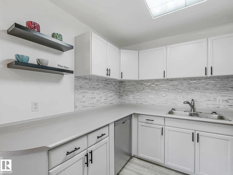 #104 10148 118 ST NW, Edmonton, Alberta, T5K1Y4, Edmonton, Alberta — photo 1 of 5
