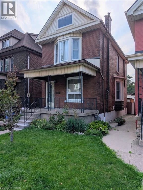61 BARNESDALE Avenue North, Hamilton, Ontario, L8L6R9, Hamilton, Ontario — photo 1 of 5