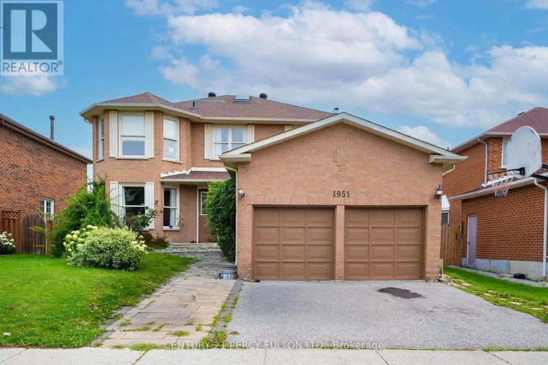 1951 Rosebank Road, Pickering (Amberlea), Ontario, L1V1P7, Pickering (Amberlea), Ontario — photo 1 of 5