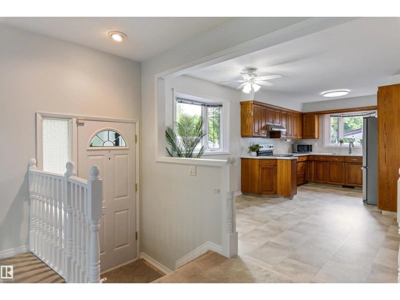 11217 38 ST NW, Edmonton, Alberta, T5W2G3, Edmonton, Alberta — photo 1 of 5