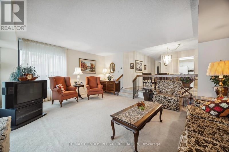 #902 62 Wellesley Street West, Toronto (Bay Street Corridor), Ontario, M5S2X3, Toronto (Bay Street Corridor), Ontario — photo 1 of 5