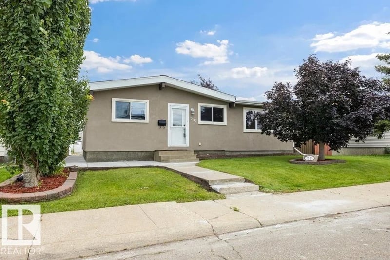 7119 136 AV NW, Edmonton, Alberta, T5C2K3, Edmonton, Alberta — photo 1 of 5
