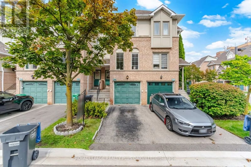 #108 1050 Bristol Road West, Mississauga (East Credit), Ontario, L5V2E8, Mississauga (East Credit), Ontario — photo 1 of 5