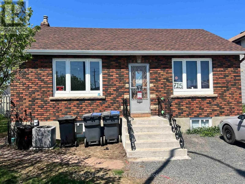715 May Street North, Thunder Bay (McKeller Park), Ontario, P7C3S1, Thunder Bay (McKeller Park), Ontario — photo 1 of 5