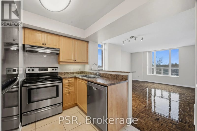 #302 515 Rosewell Avenue, Toronto (Lawrence Park South), Ontario, M4R2J3, Toronto (Lawrence Park South), Ontario — photo 1 of 5