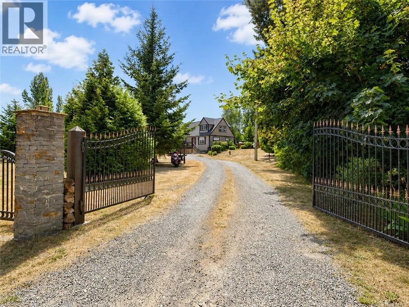 4394 Telegraph Road, Cowichan Bay, British Columbia, V0R1N2, Cowichan Bay, British Columbia — photo 1 of 5