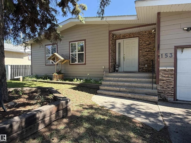153 Maple CR, Wetaskiwin, Alberta, T9A2E3, Wetaskiwin, Alberta — photo 1 of 5