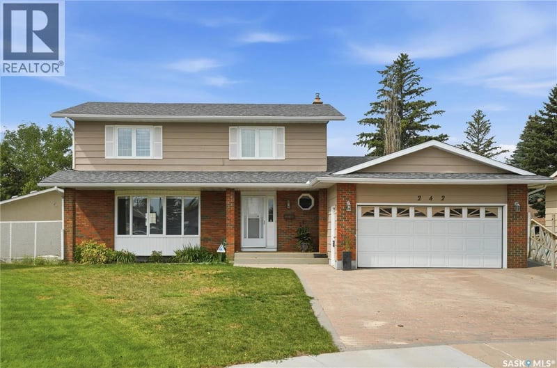 242 Auld CRESCENT, Saskatoon, Saskatchewan, S7H4W9, Saskatoon, Saskatchewan — photo 1 of 5