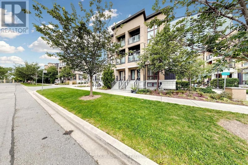 #41 19 Eldora Avenue, Toronto (Newtonbrook West), Ontario, M2M0B5, Toronto (Newtonbrook West), Ontario — photo 1 of 5