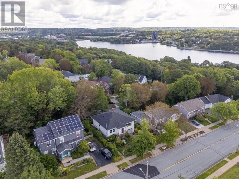24 Crichton Park Road, Dartmouth, Nova Scotia, B3A2N8, Dartmouth, Nova Scotia — photo 1 of 5