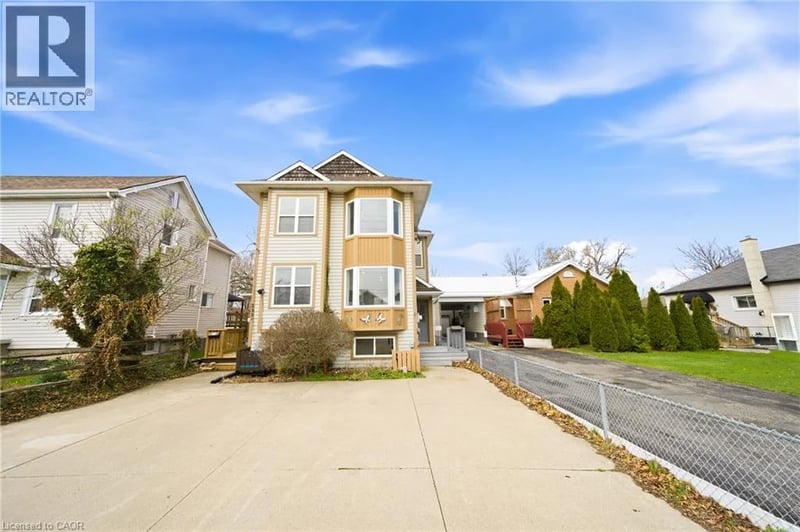 233 VINE Street, St. Catharines, Ontario, L2M4S9, St. Catharines, Ontario — photo 1 of 5