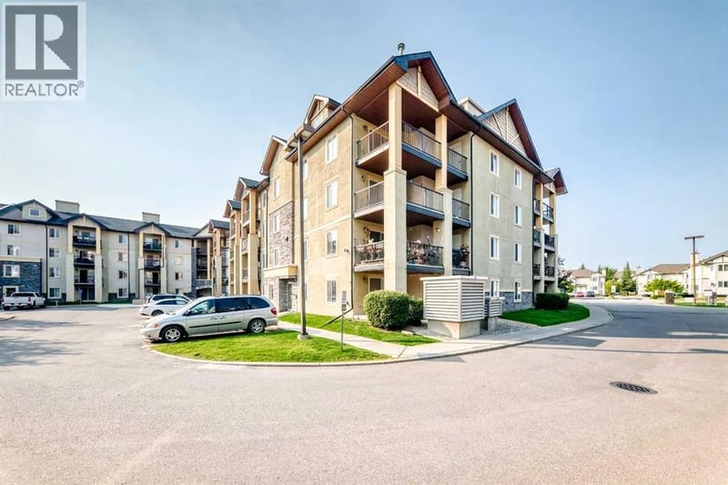 8810 Royal Birch Boulevard Northwest, Calgary, Alberta, T3G6A9, Calgary, Alberta — photo 1 of 5