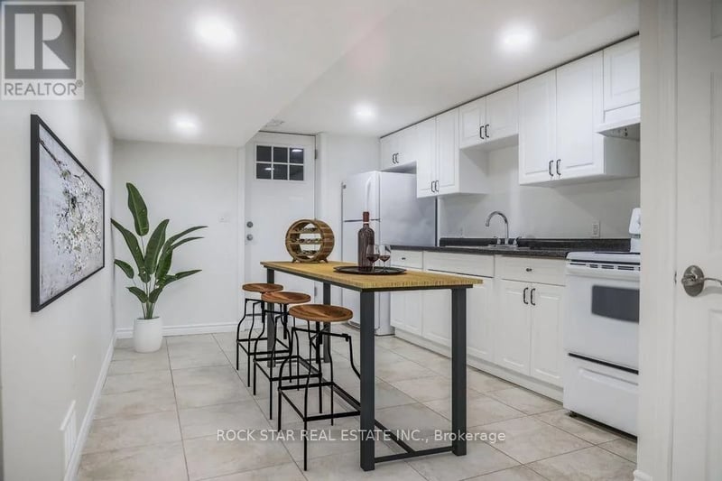 #Lower 790 Stone Church Road East, Hamilton (Eleanor), Ontario, L8W1A8, Hamilton (Eleanor), Ontario — photo 1 of 5