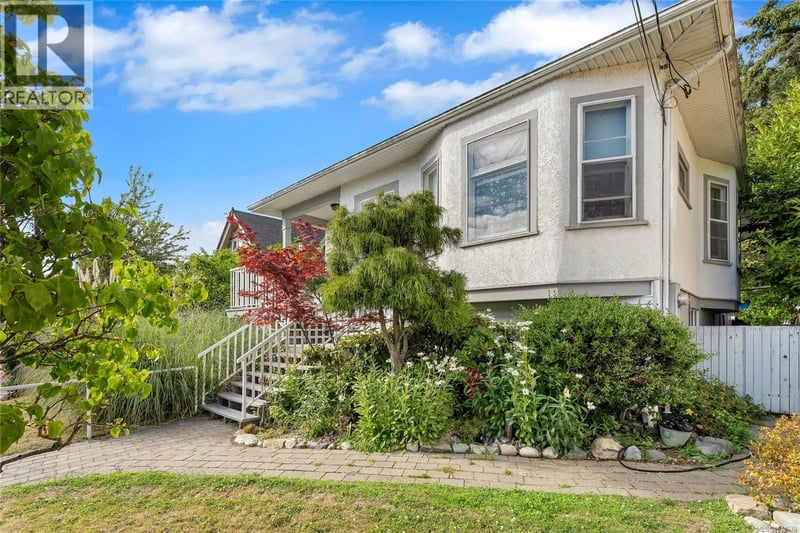 384 Burnside Road East, Victoria, British Columbia, V9A1A5, Victoria, British Columbia — photo 1 of 5