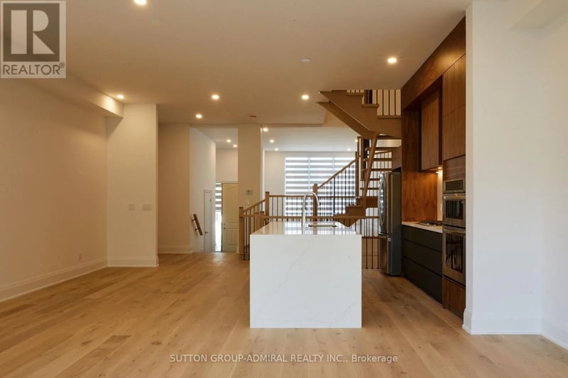 18 Direzze Court, Richmond Hill (Mill Pond), Ontario, L4C5T8, Richmond Hill (Mill Pond), Ontario — photo 1 of 5
