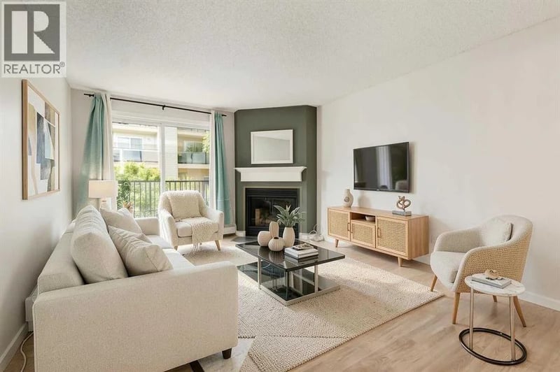 385 Patterson Hill Southwest, Calgary, Alberta, T3H2P3, Calgary, Alberta — photo 1 of 5