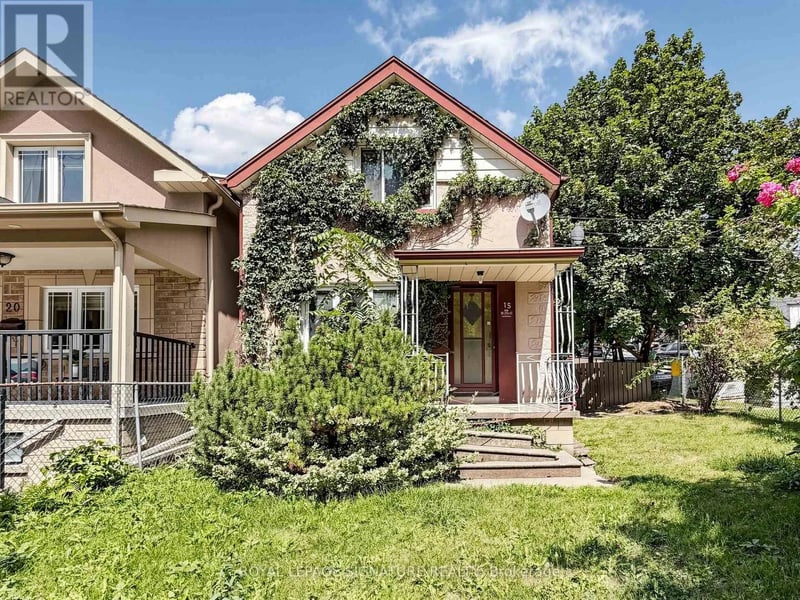 18 Dunraven Drive, Toronto (Keelesdale-Eglinton West), Ontario, M6M1H1, Toronto (Keelesdale-Eglinton West), Ontario — photo 1 of 5