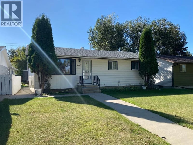 6609 45 Avenue, Camrose, Alberta, T4V2P7, Camrose, Alberta — photo 1 of 5