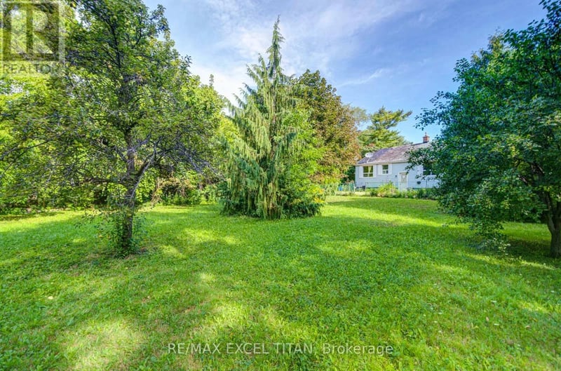 1098 Kent Avenue, Oakville (CP College Park), Ontario, L6H1Z8, Oakville (CP College Park), Ontario — photo 1 of 5