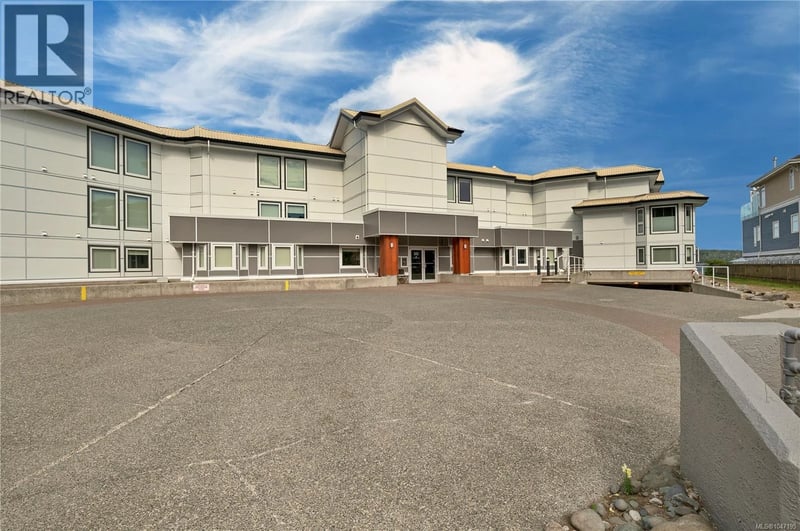 #104 87 Island Highway South, Campbell River, British Columbia, V9W1A2, Campbell River, British Columbia — photo 1 of 5
