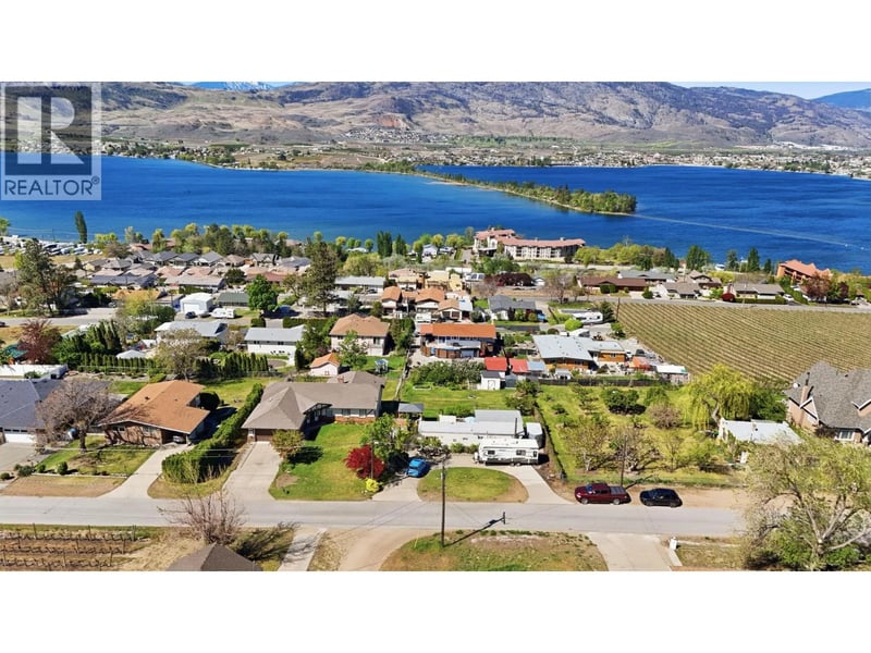 3832 33RD Street, Osoyoos, British Columbia, V0H1V6, Osoyoos, British Columbia — photo 1 of 5