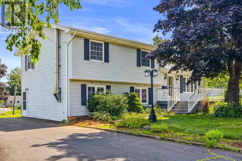 6 Millbrook Drive, Stratford, Prince Edward Island, C1B1X8, Stratford, Prince Edward Island — photo 1 of 5