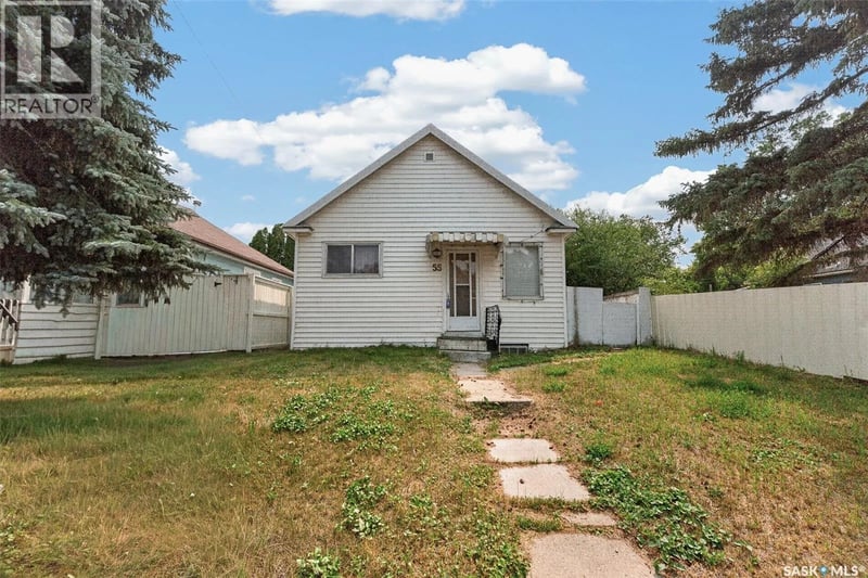 55 Iroquois STREET W, Moose Jaw, Saskatchewan, S6H5A4, Moose Jaw, Saskatchewan — photo 1 of 5